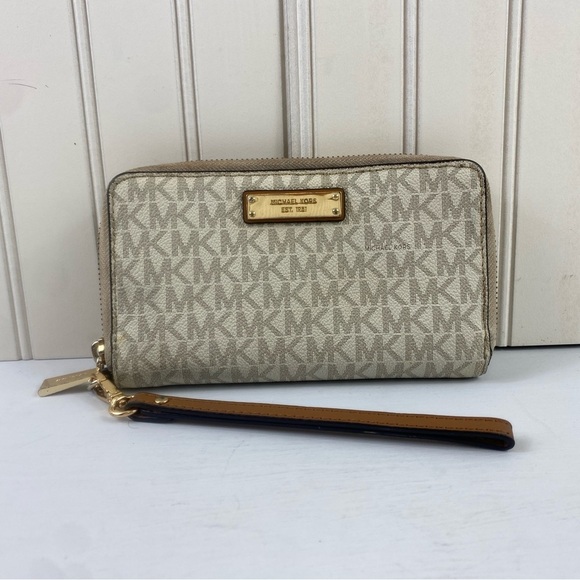 Michael Kors Women’s Beige Signature MK Monogram Logo Zip Up Wristlet Wallet - Picture 2 of 12